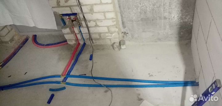 Сантехник, отопление, разводка труб водоснабжения