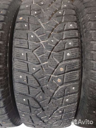 Bridgestone Blizzak Spike-02 205/65 R15 94T