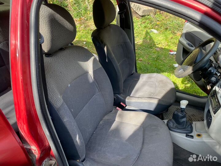 Комплект сидений Renault Symbol 1