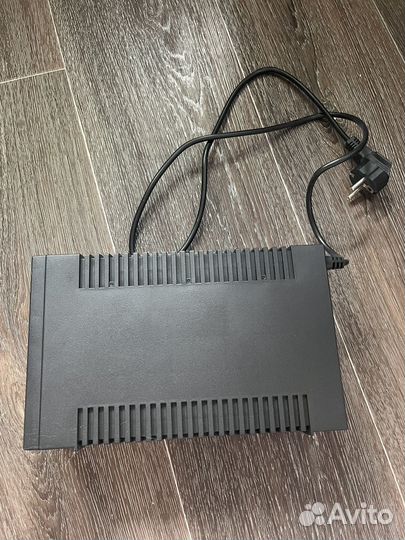 Источник бесперебойного питания CyberPower