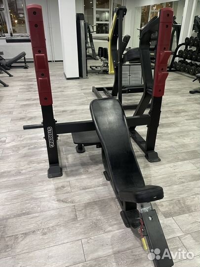 Скамья для жима лежа Aerofit Sterling