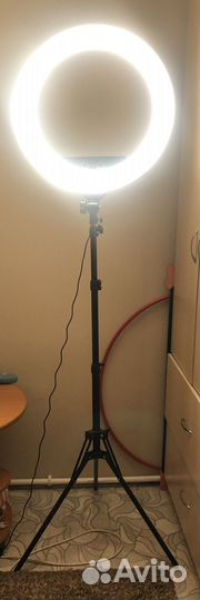 Кольцевая лампа со штативом