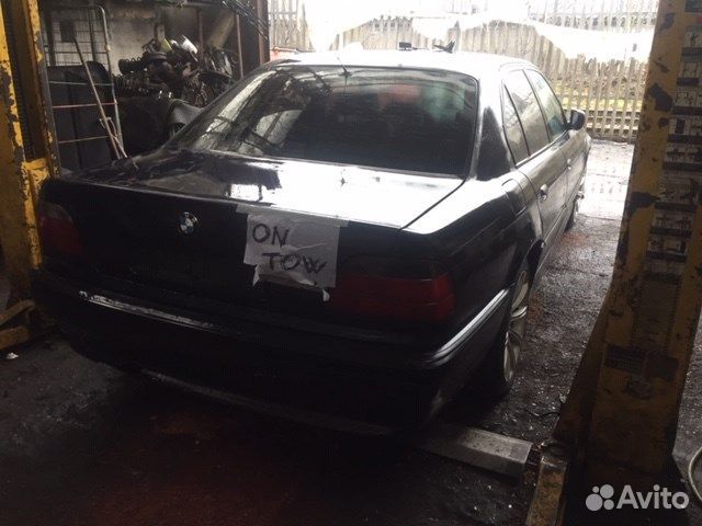 Разбор на запчасти BMW 7 E38