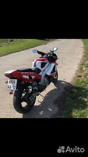 Yamaha yzf 1000 r