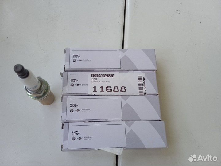 Оригинальные свечи зажигани BMW 12120037663