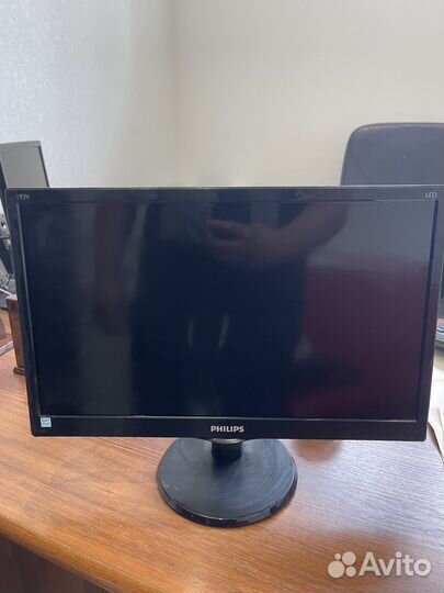 Монитор Philips 19