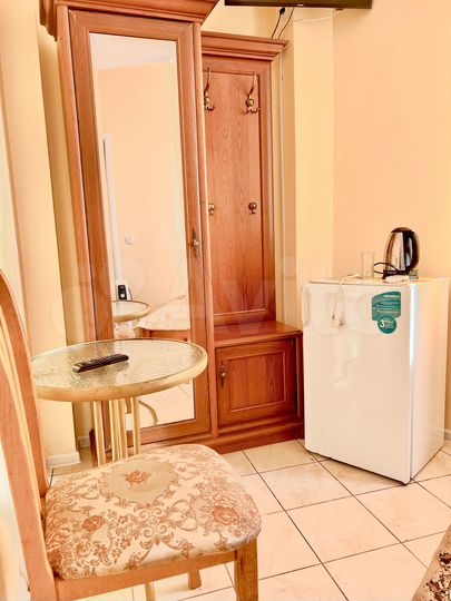 Комната 18 м² в 8-к., 1/4 эт.