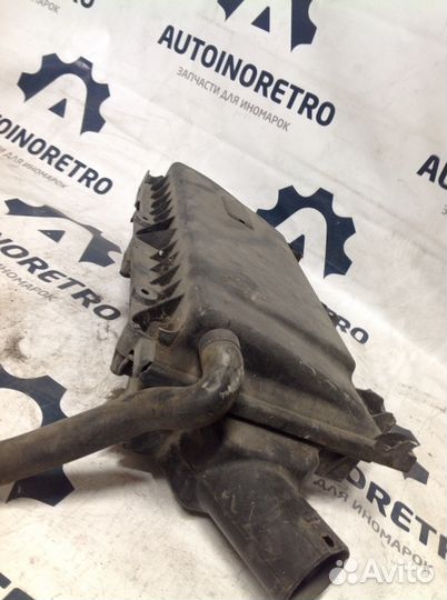 Корпус воздушного фильтра Фольксваген Гольф 4