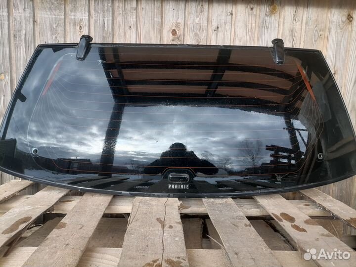 Стекло крышки багажника nissan prairie