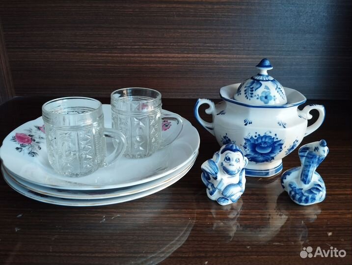 Одним лотом.Посуда и гжель СССР.Цена за всё