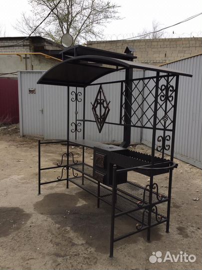 Мангал с крышей с печкой логотипом арт.0184