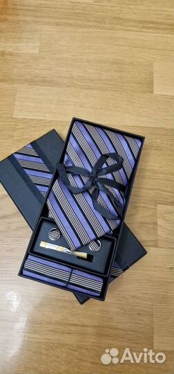Набор галстуков подтяжки и 1 пластрон