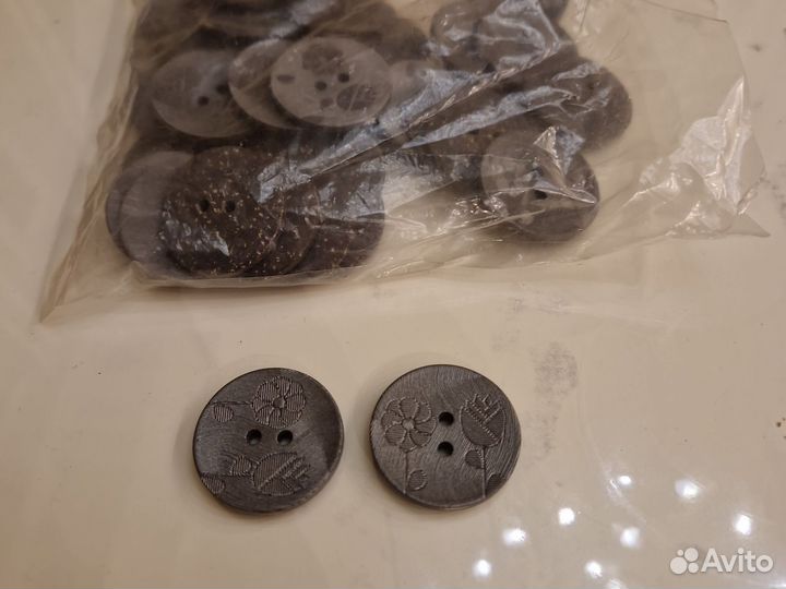 Пуговицы из бамбука, диам.3см, 37шт