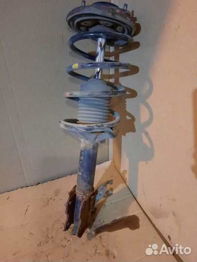 Стойка передняя правая nissan almera N15