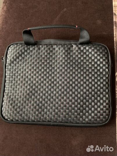 Сумка Belkin Netbook Sleeve Merge 12