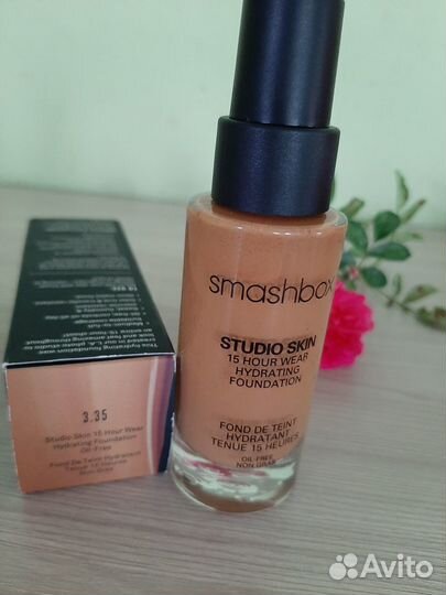 Увлажняющая тональная основа Smashbox