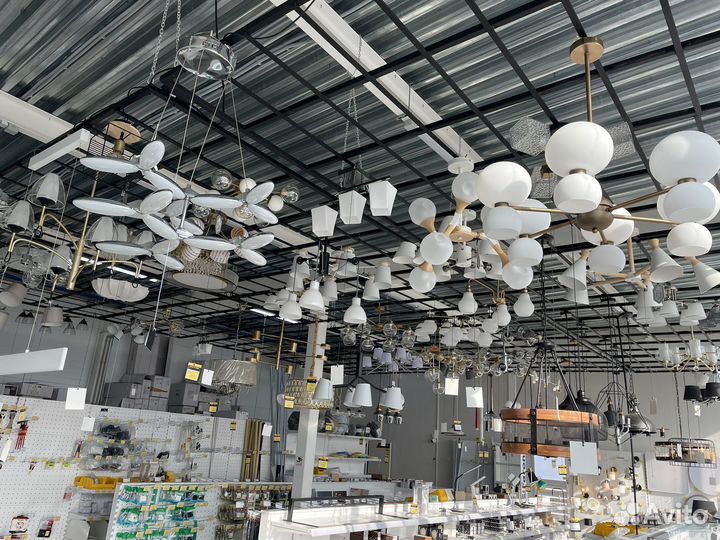 Люстры потолочные / подвесные