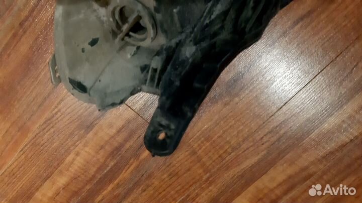 Фара передняя правая на opel astra h