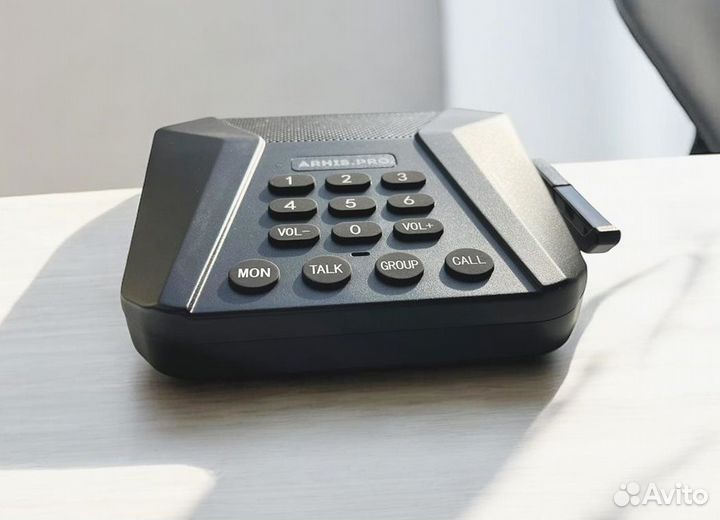 Настольная портативная рация на радиочастотах