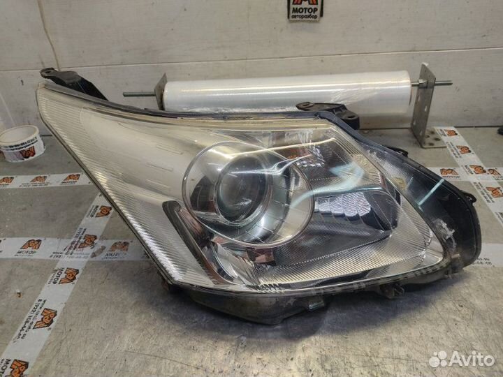 Фара правая Toyota Avensis 3 седан 1.8 2ZR-FAE