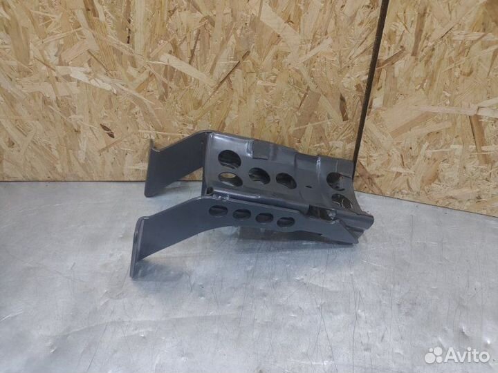 Кронштейн ресивера Scania P8X400 самосвал DC13 153