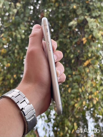 iPhone XR 64Gb White