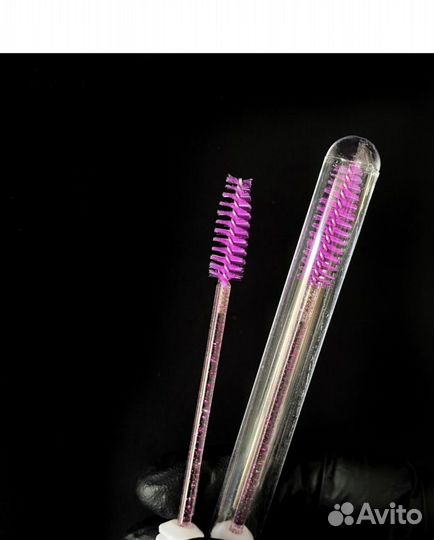 Щеточка в колбе для ресниц и бровей