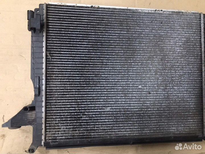 Радиатор (основной) Land Rover Discovery III 2.7