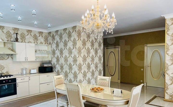 Дом 270,5 м² на участке 4 сот.