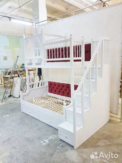 Двухъярусная детская кровать домик с каретной