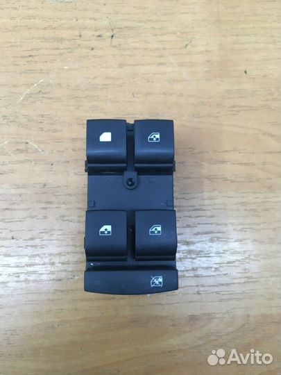 Блок управления стеклоподъемниками Chevrolet Cruze
