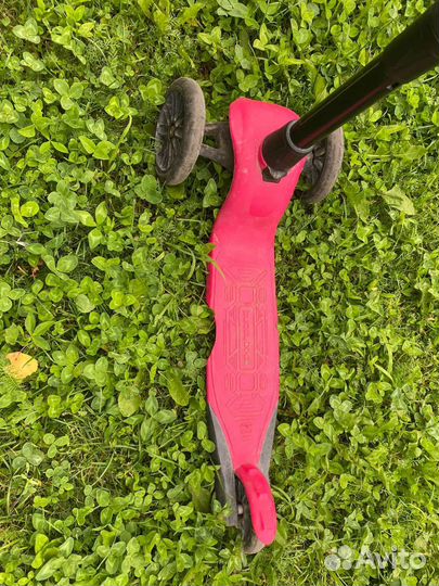 Самокат трехколесный. Ролики