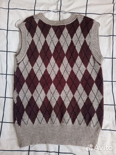 Жилетка женская вязаная