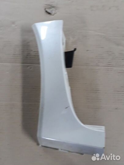 Накладка перед. L. крыла. Renault Koleos 2011