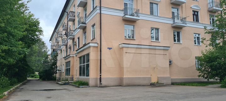Торговое помещение, 330 м²