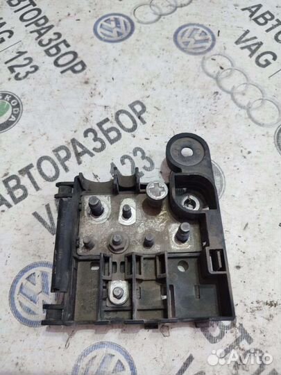 Клемма аккумулятора Audi A4 B8