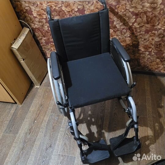 Инвалидная коляска новая