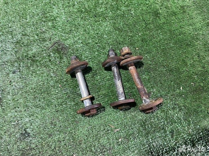 Болт крепления рычага Toyota Lite Ace Noah CR50