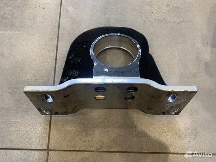 Кронштейн подвесного подшипника Mercedes-Benz