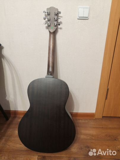 Акустическая гитара