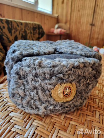 Каракулевая шапка