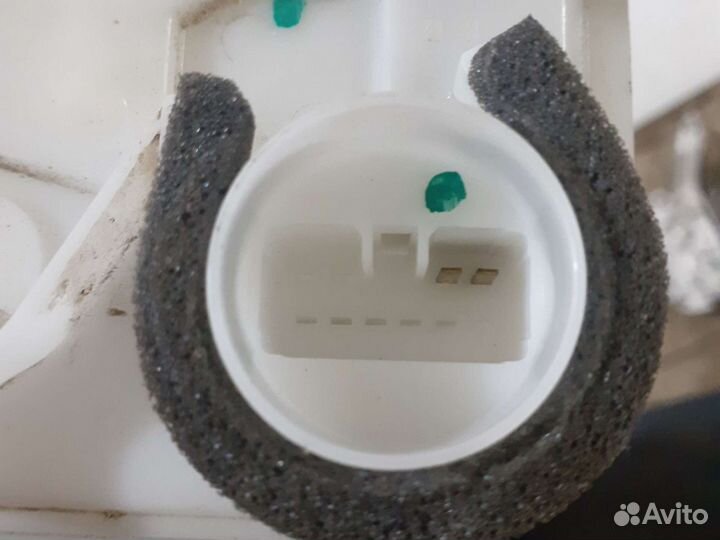 Замок двери передний правый Mitsubishi ASX