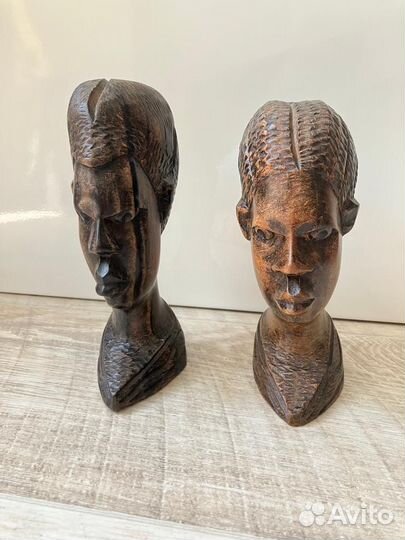 Статуэтки из черного дерева. Африка