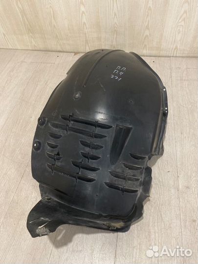 Подкрылок передний правый Mercedes Benz S500 W221