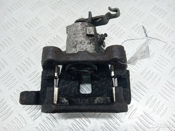 Суппорт задний правый для Volkswagen Touran 1