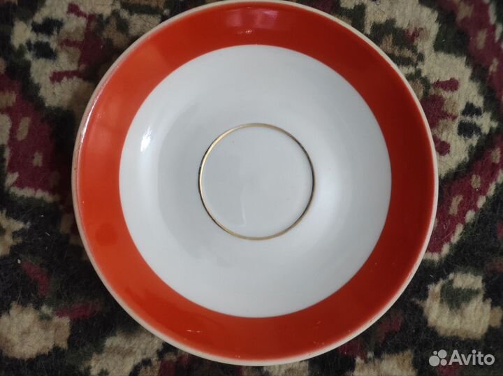 Тарелки блюдца