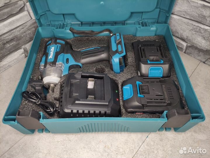 Гайковерт аккумуляторный Makita