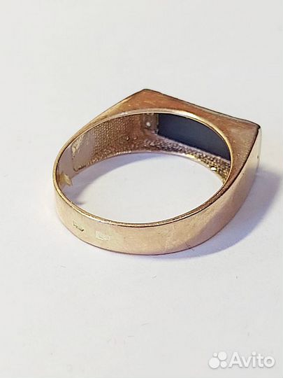 Золотое кольцо-печатка