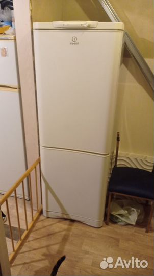 Холодильник indesit
