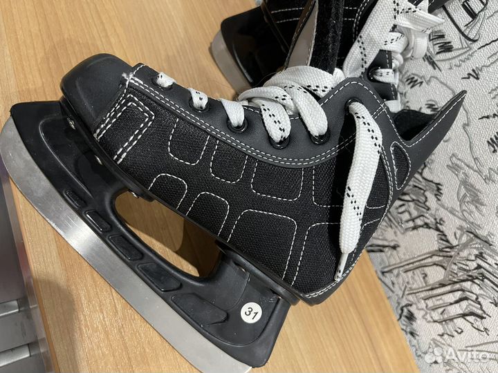 Коньки хоккейные